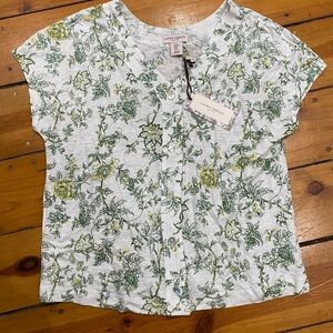 Laura Ashley NWT linen button down v neck floral top size Medium
